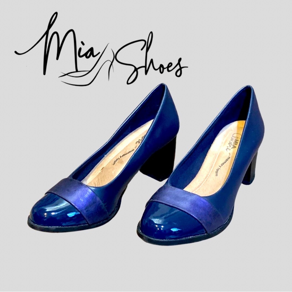 Adorable Mia Amore IVAA Comfort Heels in Navy - size 8.5 👡